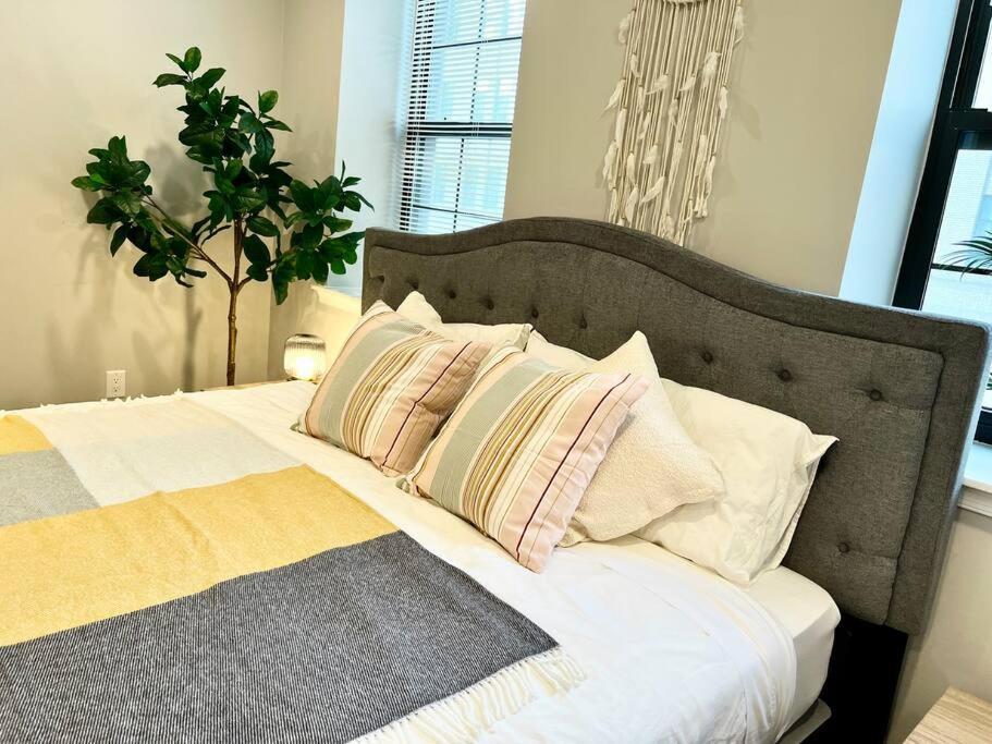 308 Cozy And Warm King Bed In Center *
