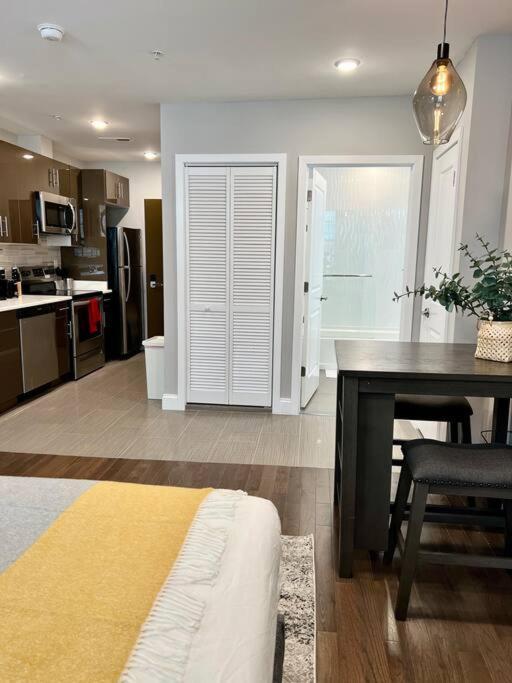 308 Cozy And Warm King Bed In Center