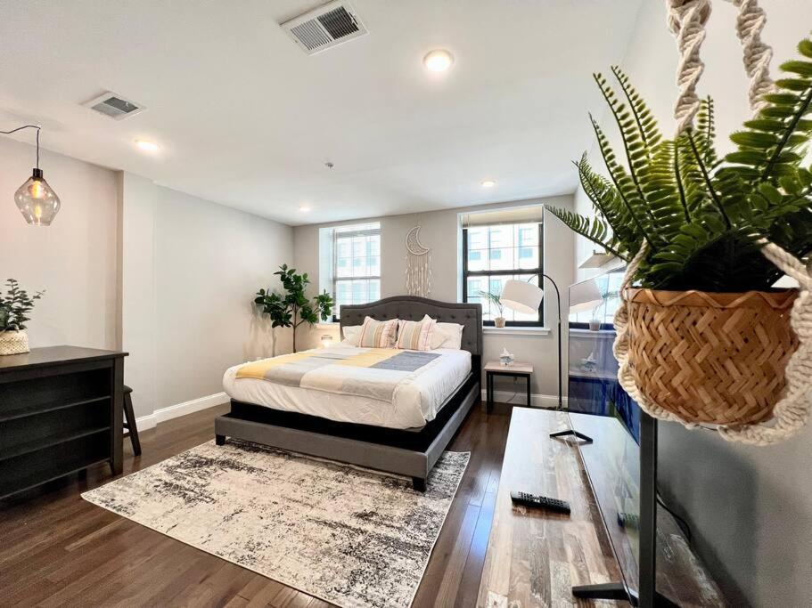 308 Cozy And Warm King Bed In Center *