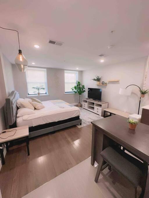 308 Cozy And Warm King Bed In Center *